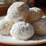 Snowball Cookies That Melt in Your Mouth